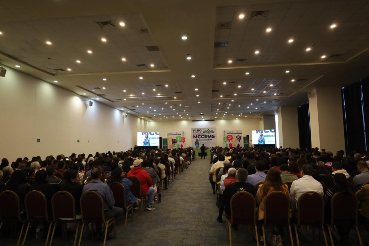 Conferencia Magistral de Rosario Marín, primera mu...