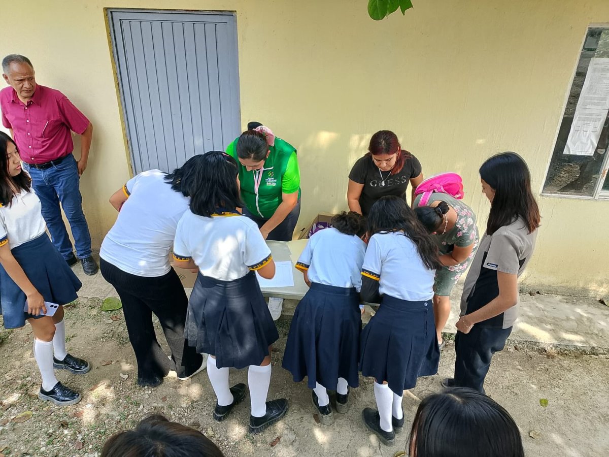 Entrega de kits Menstruales
