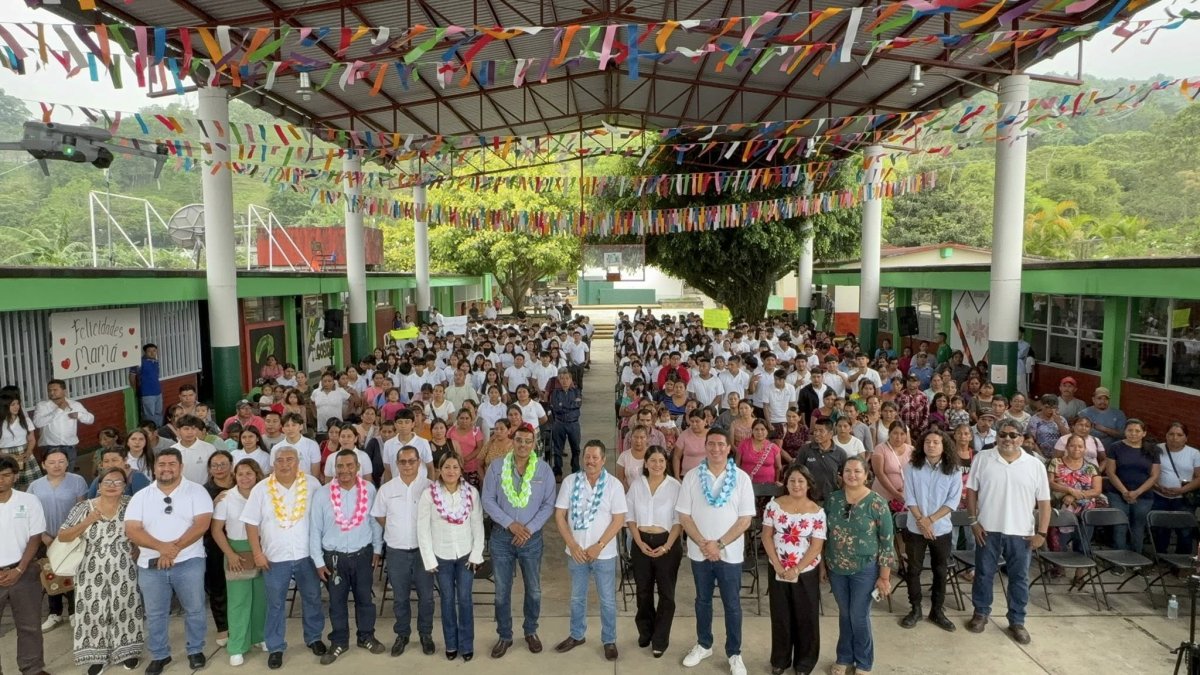 Inauguración de Paneles Solares y Aires Acondicionad...